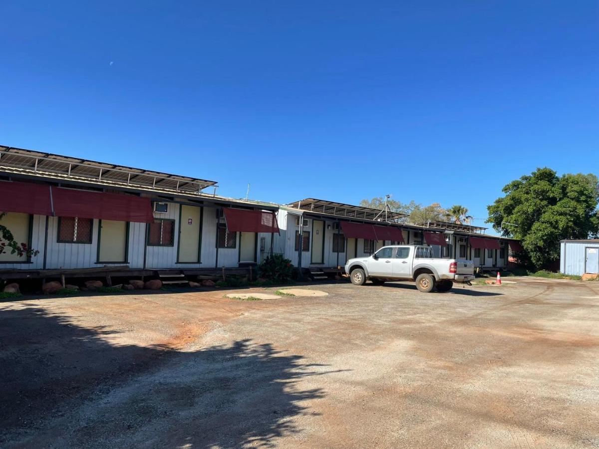 Royal Mail Hotel - Meekatharra Buitenkant foto