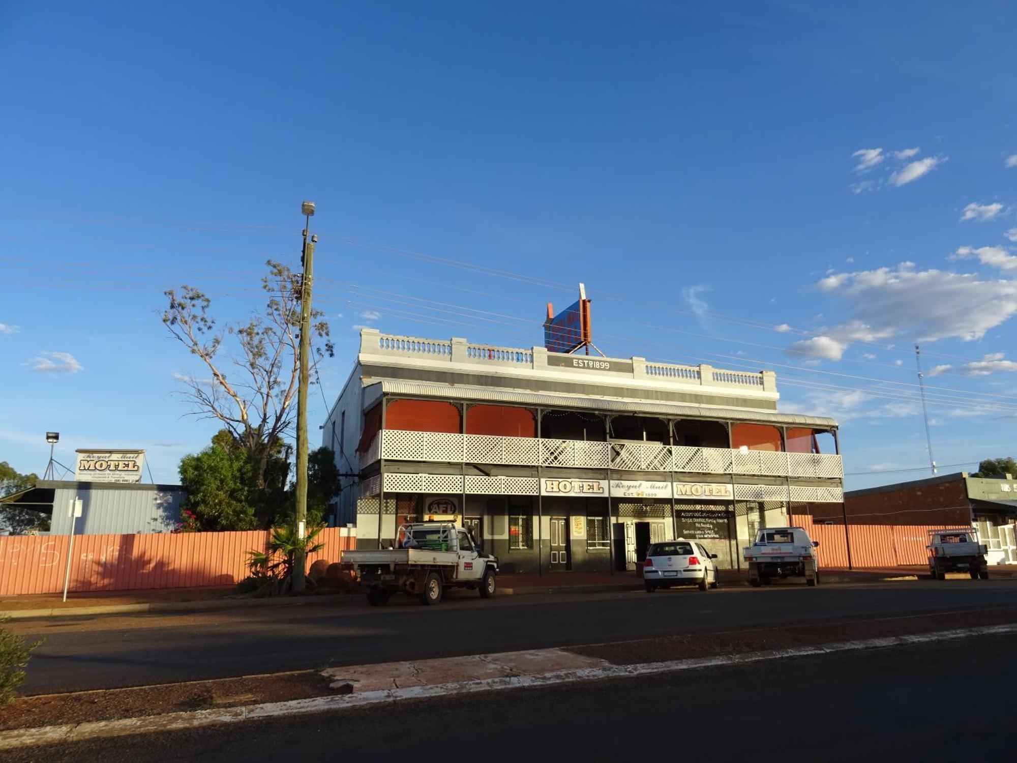 Royal Mail Hotel - Meekatharra Buitenkant foto